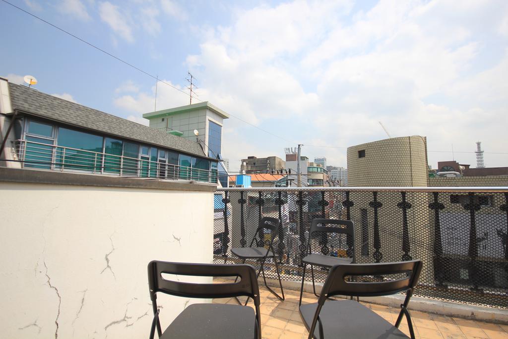 The One Hostel Hongdae In Seoul - Foreigner Only Room photo